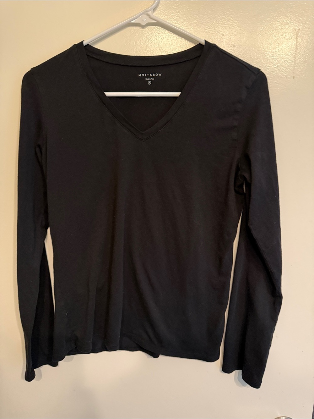Black V-Neck Long Sleeve Top